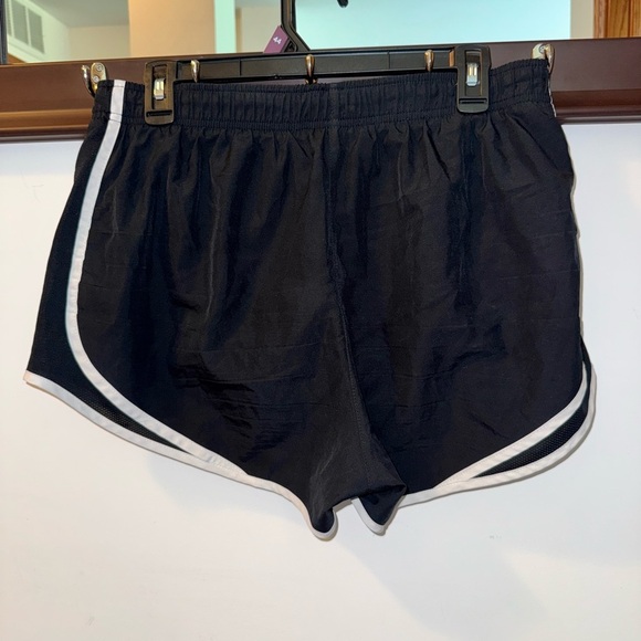 Nike Black Athletic Shorts with Moisture-Wicking Fabric Size Large - Picture 2 of 6